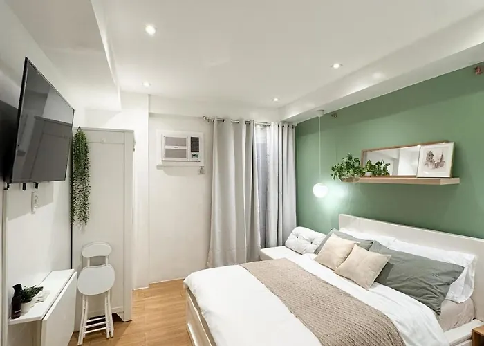 Top-Floor Studio In Makati With City Views Good For 2-3 Pax