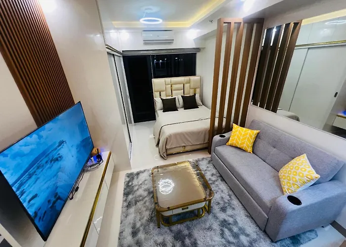 Modern Makati Condo With Balcony & Cityscape Views