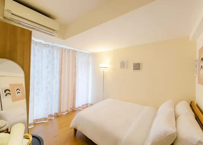 Sym Staycation At Azure