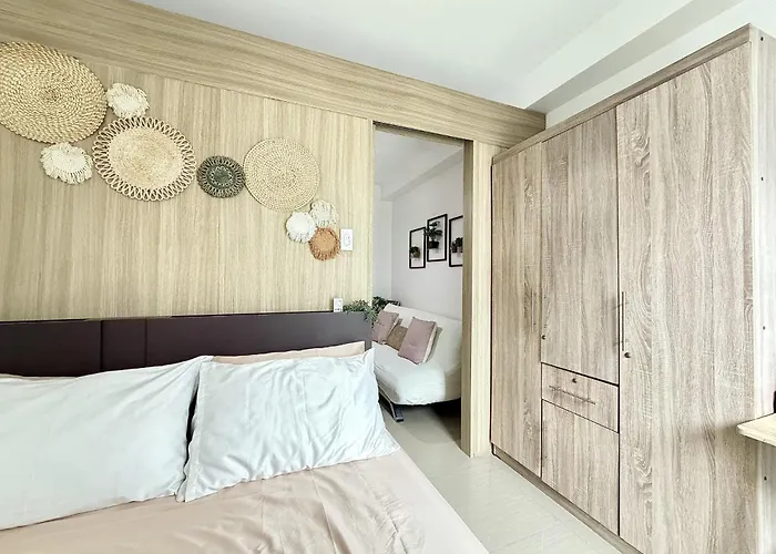 Cozy Staycation Near Mall Of Asia
