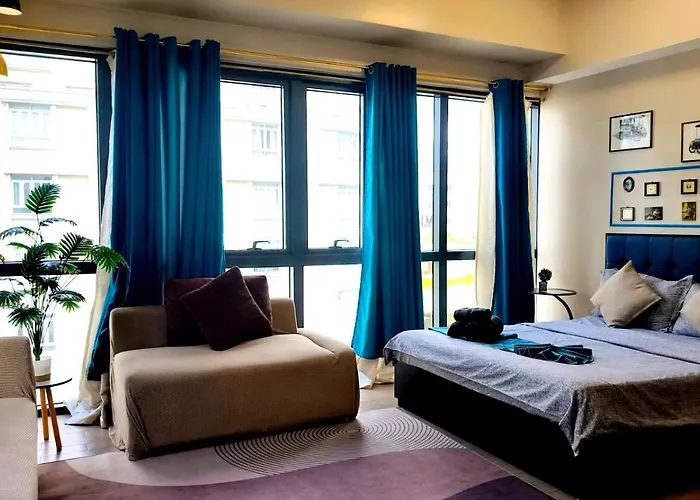 Skyline Suites 81 Newport Condotel Naia T3