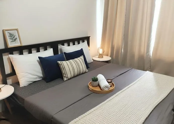 Makati City Central Stay Apartments