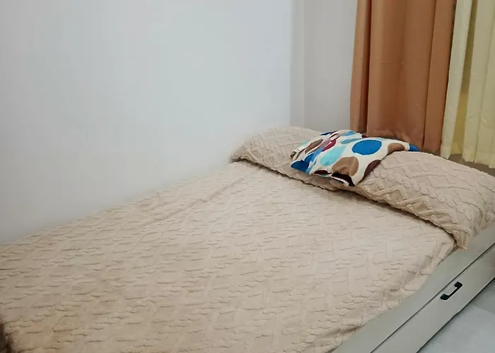 Cozy Staycation With Ac & Wi-Fi Fully Furnished In Valenzuela City