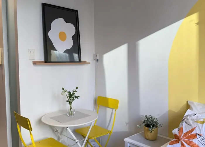 Condo With Pool Access Near Bgc And Makati