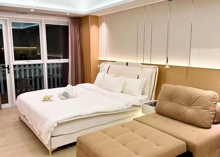 Venice Luxe Warm Nest, Pool, Netflix, Kitchen, Canal Mall Access For 3 Guests Only