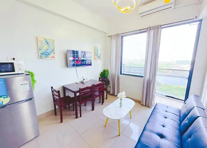 Shore 2 Tower 1 2 Bedroom Near Moa City View