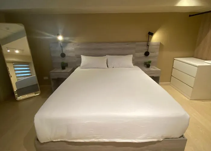 Penthouse Loft Unit With Balcony Unit 3314