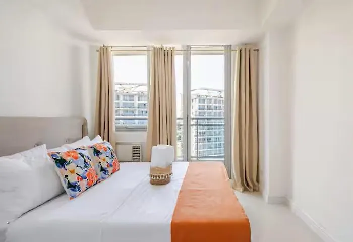Greggy 2Bhk Condominium At Azure Urban Resort Residences Paranaque