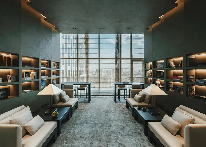 Modern 41F Apartment With Makati Skyline View Pool And High Speed Wifi In Poblacion