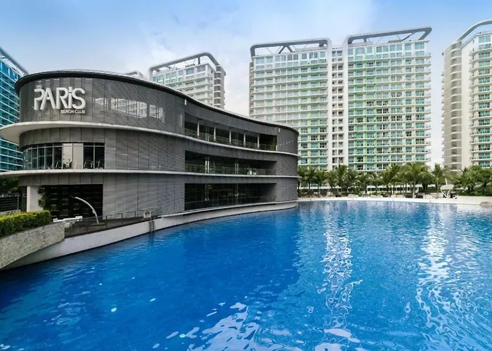 Azure Urban Resort A16 Wavepool Near Airport