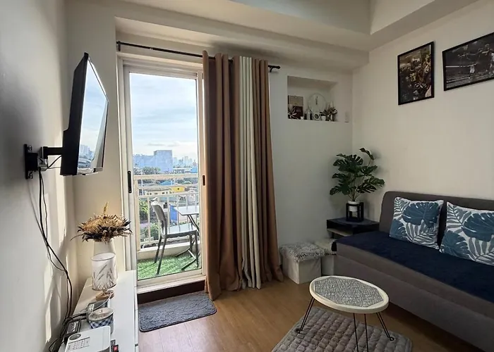 1Br Condo With Balcony At The Celandine Residences