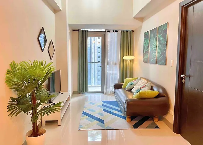 Tropical 1Br Uptown Parksuites Bgc With Netflix 200Mbps