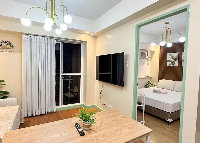 Queen Bed With 1 Bedroom Near Ayala Mall Cloverleaf Balintawak