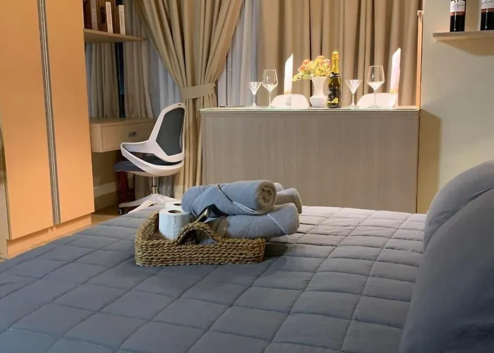 Near Naia T3 Klassi Luxurious Stay In Newport City