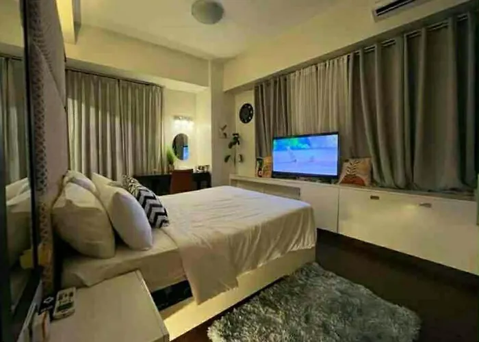 Ideal Family Gateaway Connected To Eastwood Mall