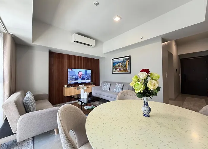 Urban Haven:Cozy 2Br Uptown Bgc W Washer + Balcony
