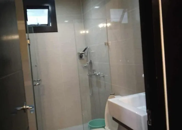 81 Newport Near Naia Terminal 3