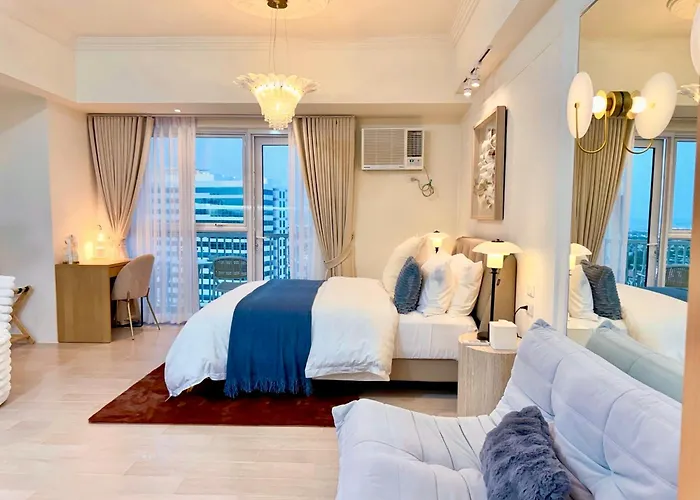 Chic Stay At Venice Grand Canal Mall View