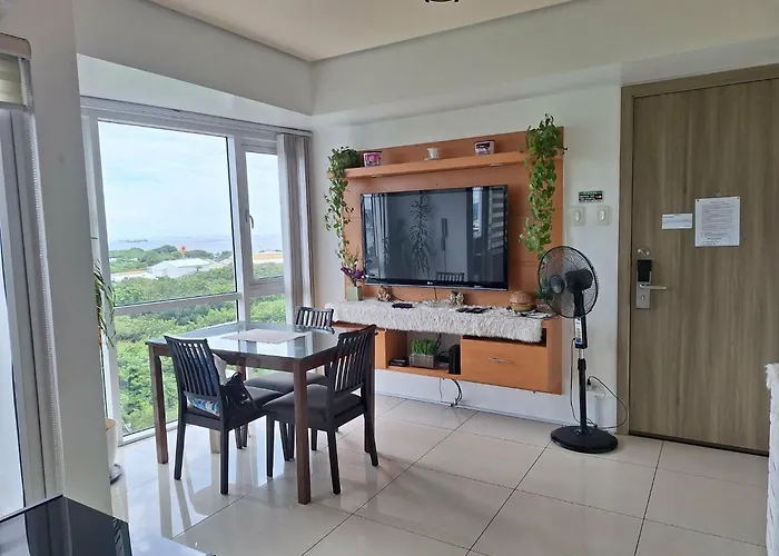 De Luxe, Standard And Studio Suites -The Breeze Residences-Close To Airport,Mall Of Asia, Us Embassy