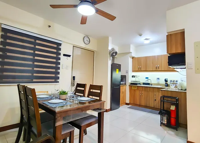 2Br Fully Air-Conditioned Staycation With Parking