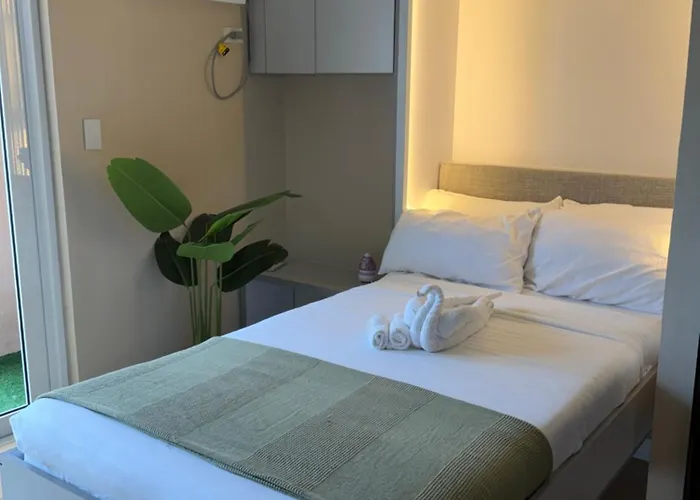 Sunset View In Venice Grand Canal Mall Suite, Pet Friendly, Walking Distance To Venice Mall, 5 Mins Away To Bgc