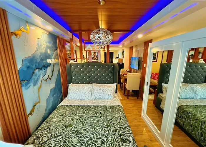 J&J Havenstay Ananda Square
