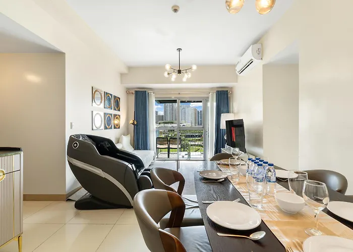 Spacious 3BR CondoteI near Airport,NAIA, MOA,Okada Casino