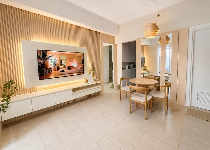 1Br Condo Unit With Pool And Gym Access In Salcedo Village