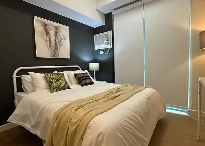 Chill Staycation Unit In Salcedo Makati With Balcony
