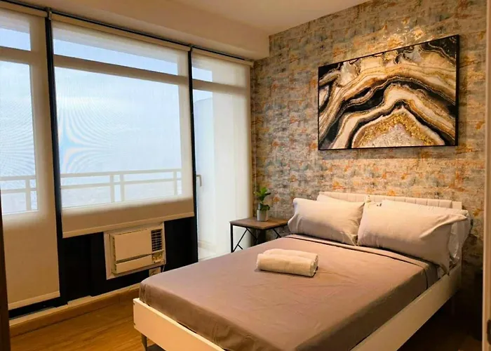 The Gramercy Residences - 2 Bedroom Penthouse With Balcony