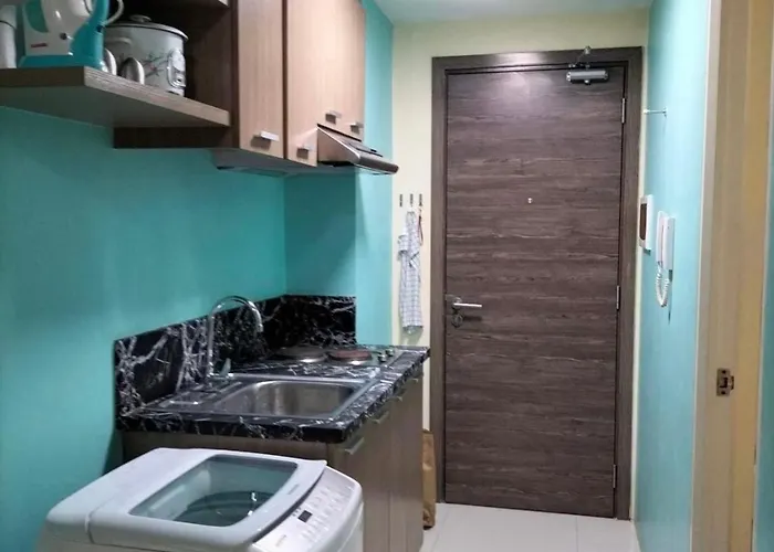 Charming Condo With Private Pool In Las Pias, Philippines
