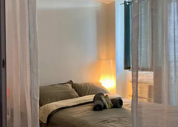 Pineapple Heads Staycation By Azure Urban Resort And Residences