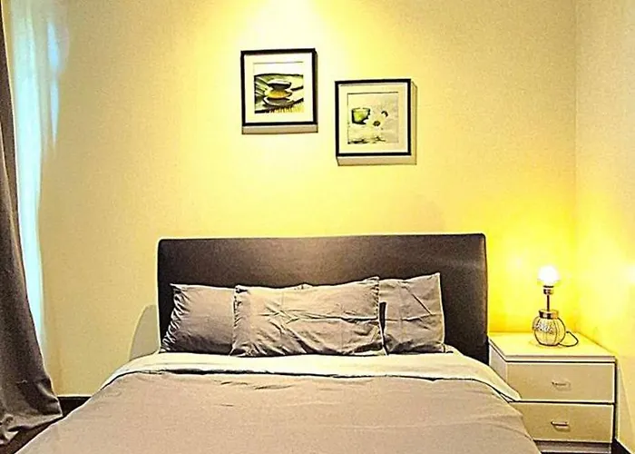 Luxurious 2Br Condo In Makati City With Stunning Views