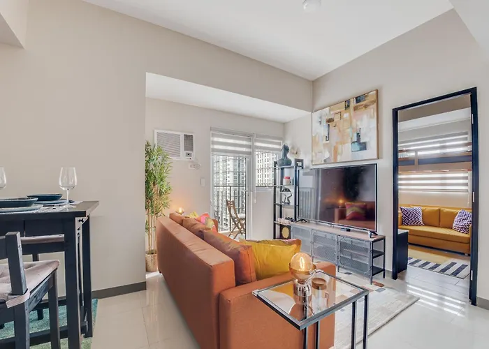 Spacious 2Br Makati Condo Mrt Wifi Washer