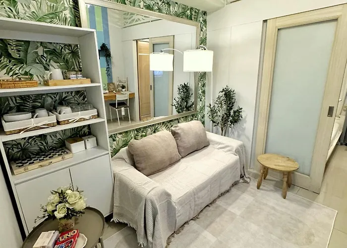 The Grove 1 Bedroom Earthy Staycation With Skyline Balcony