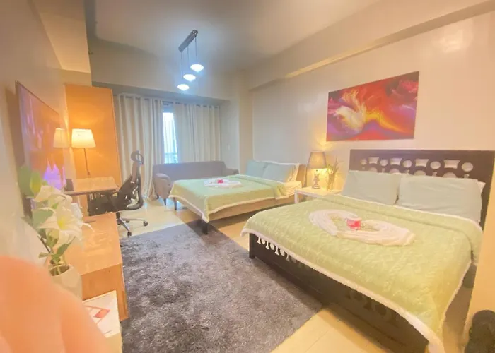Warm-Toned 2 Bed Studio Condotel At Newport City Across Naia Terminal 3