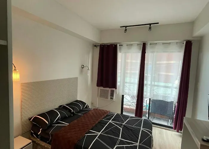 Poblacion Makati Studio Queen Bed Wifi Ac Near Bars