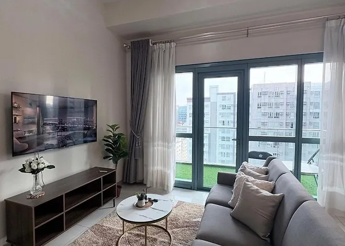 Modern Spacious 2Br In Bgc With Direct Mall Access