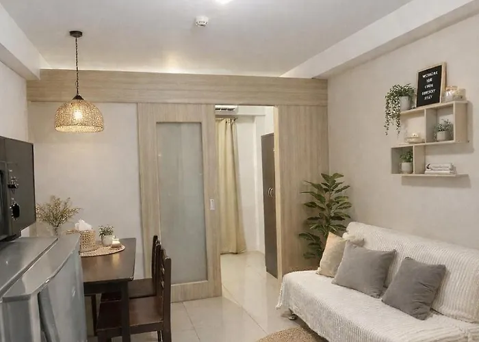 Vsm Staycation Moa View With Balcony