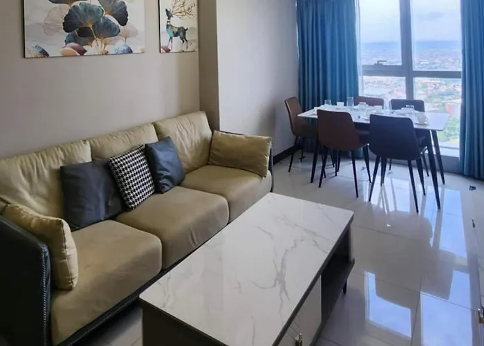 Spacious City Living At Uptown Parksuites