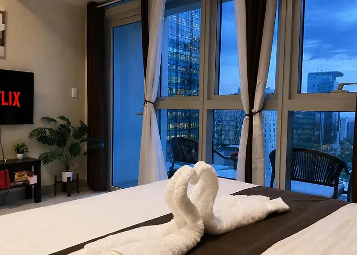 Casa Choy Suites - Uptown Parksuites II Bgc Luxury 1Br King Bed With Balcony 1 Minute Walk To Uptown Mall And Jp Morgan