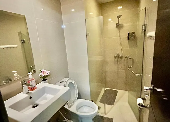 Studio Room Walking Airport, In City Of Newport City