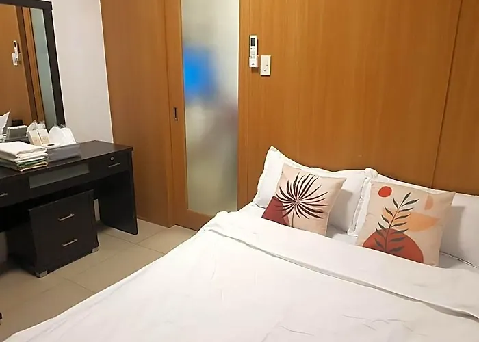 Newly Renovated Shell Residences Mall Of Asia Condo