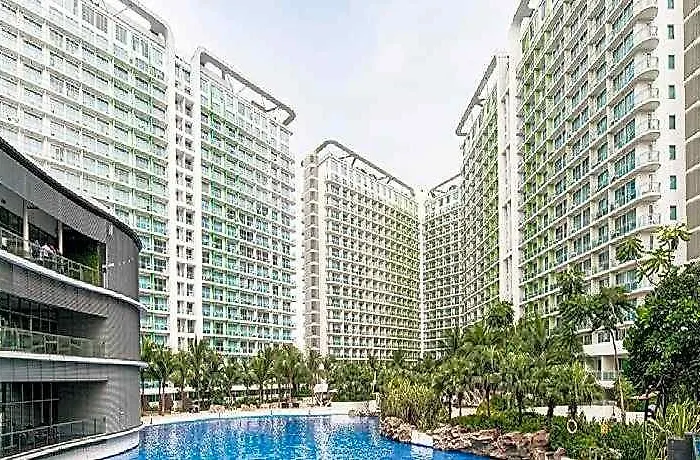 Azure Urban Resort Staycation