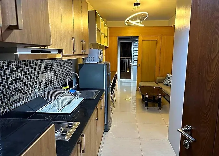Kathy'S Crib 38Sqm Unit With Big Balcony Pool View