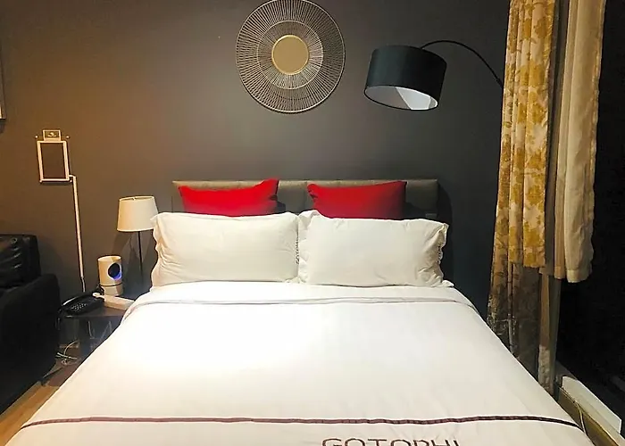 Gotophi Luxurious 5Star Hotel Gramercy Makati 5918