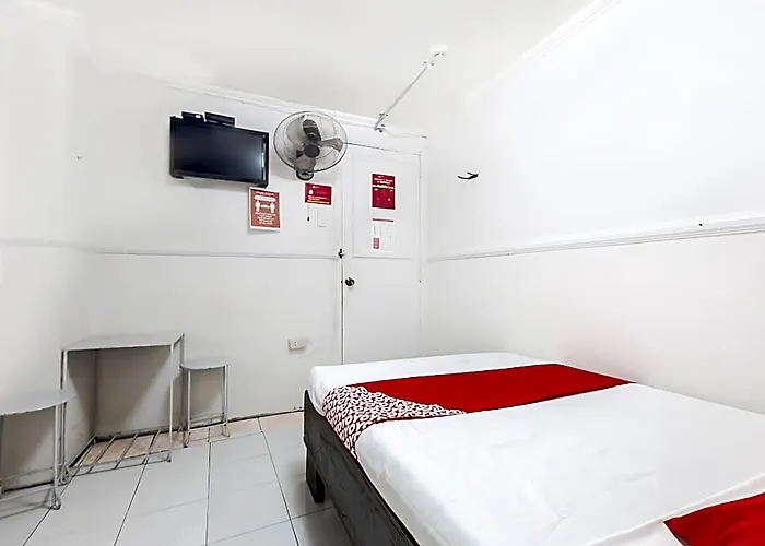 Oyo 842 City Smiles Apartelle