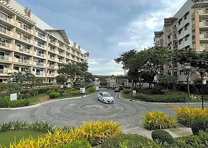Two Bedroom With Balcony 70Sqm -Pasig