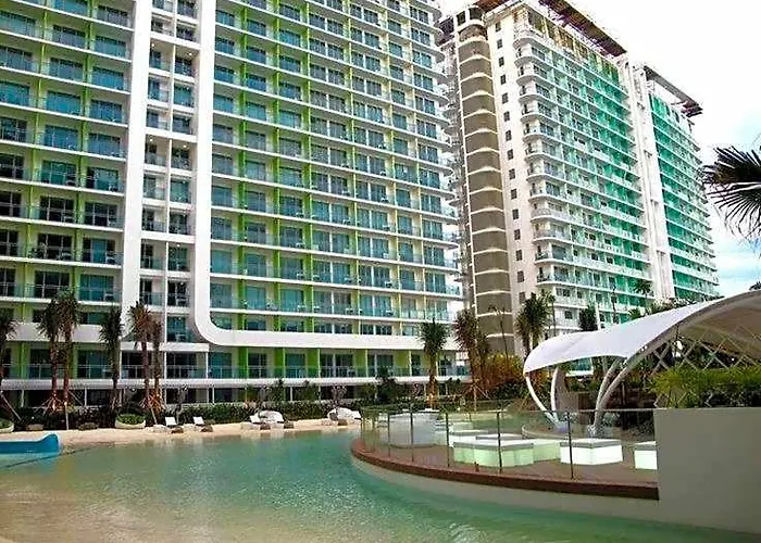 Azure Staycation By Oveecation Suites