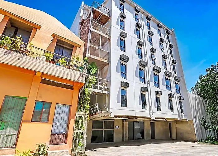 Mytown Madrid, Classy Hostel Bunkbeds Makati Metro Manila